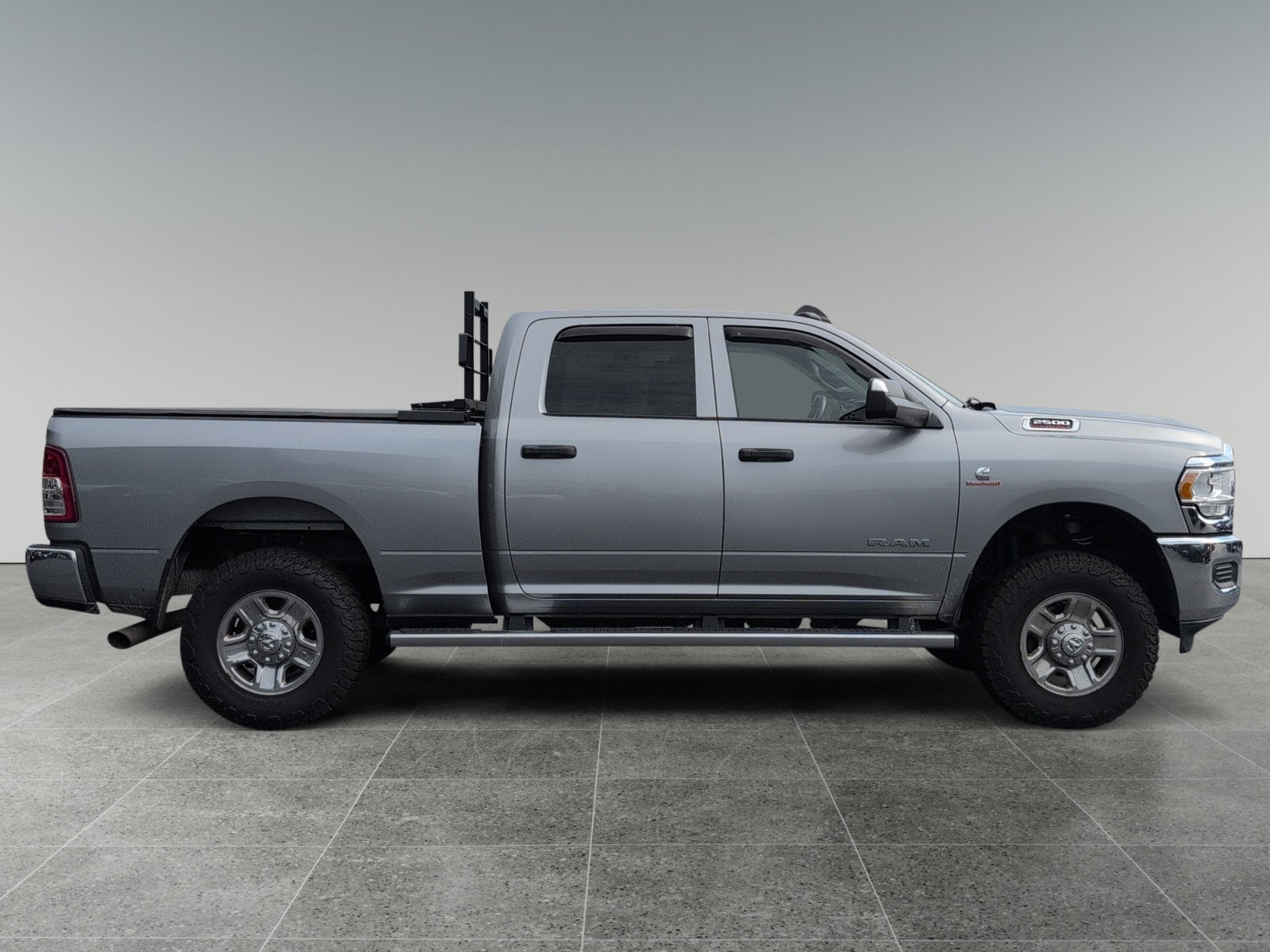 2022 RAM 2500 Tradesman Crew Cab 4x4 6'4" Box
