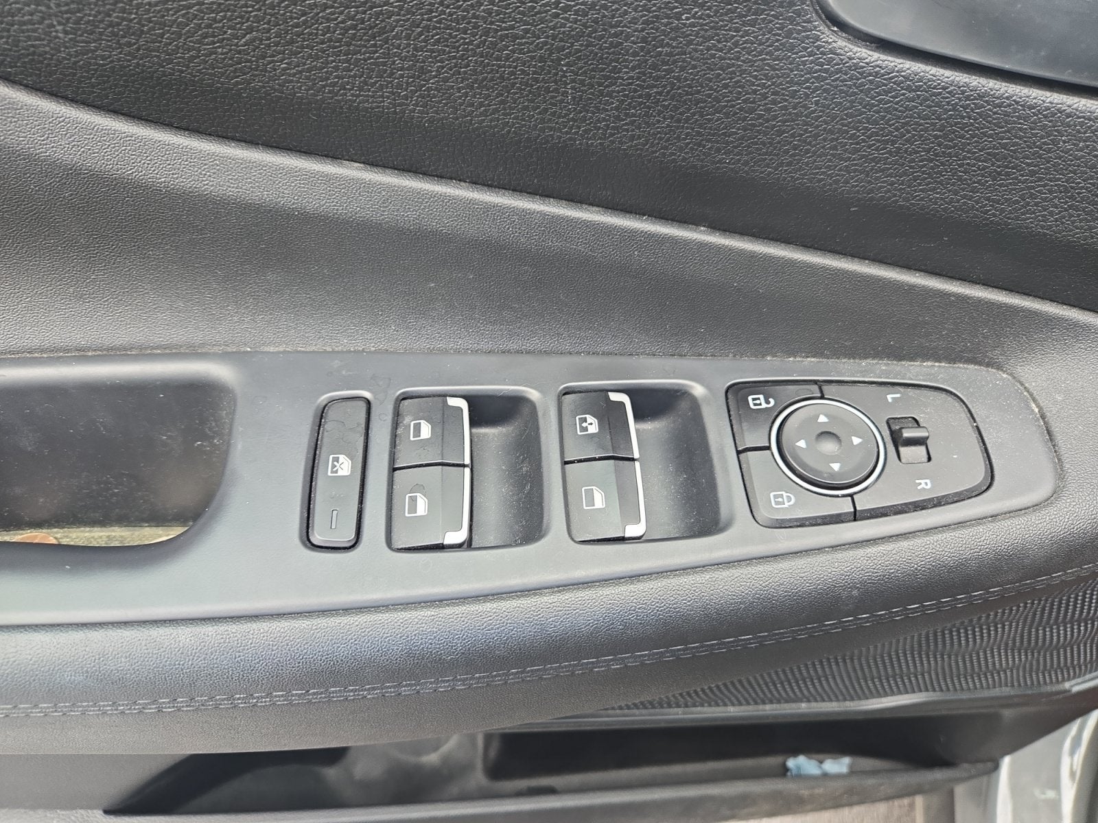 2022 Hyundai SANTA FE SE