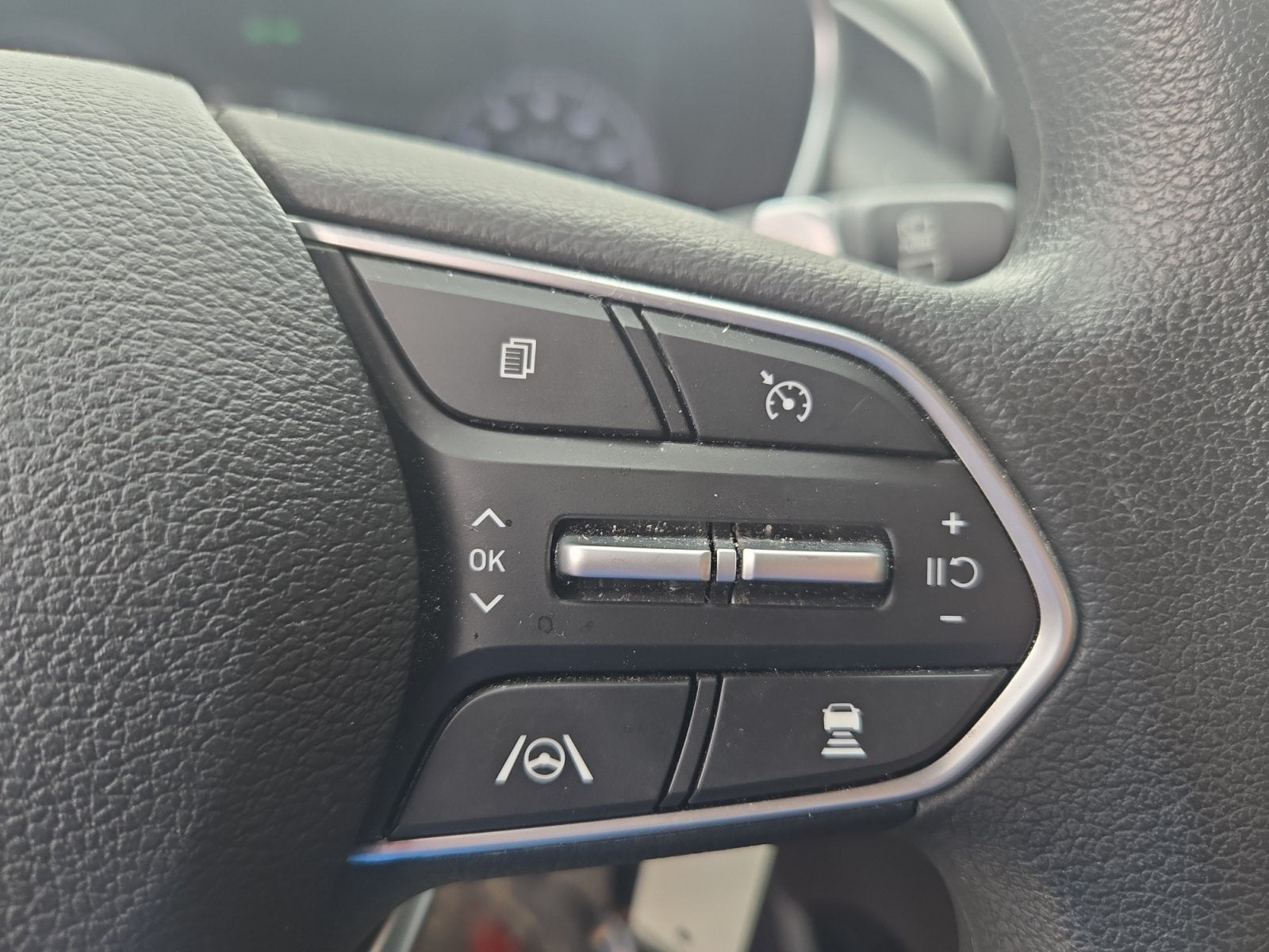 2022 Hyundai SANTA FE SE
