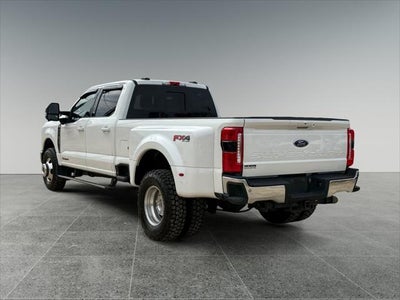 2023 Ford Super Duty F-350 DRW LARIAT