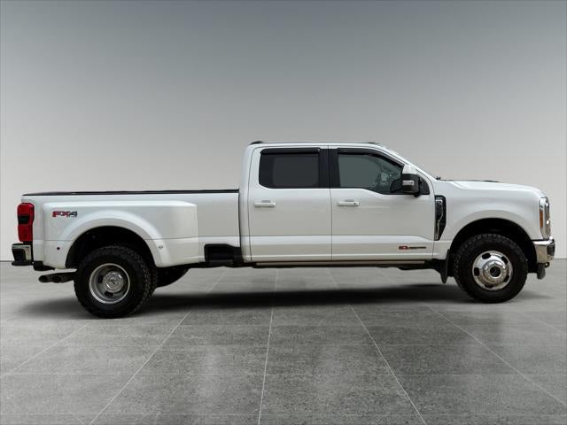 2023 Ford Super Duty F-350 DRW LARIAT