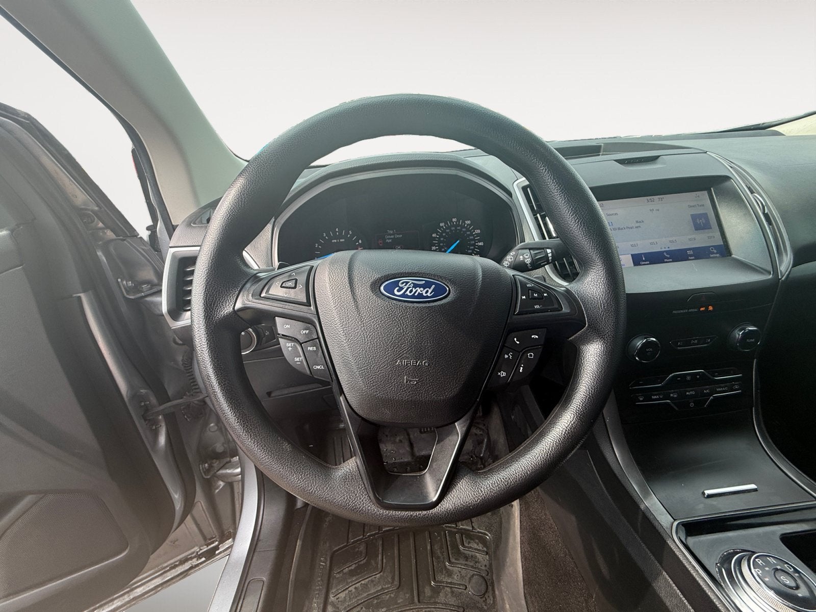 2020 Ford Edge SE