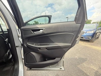 2020 Ford Edge SE