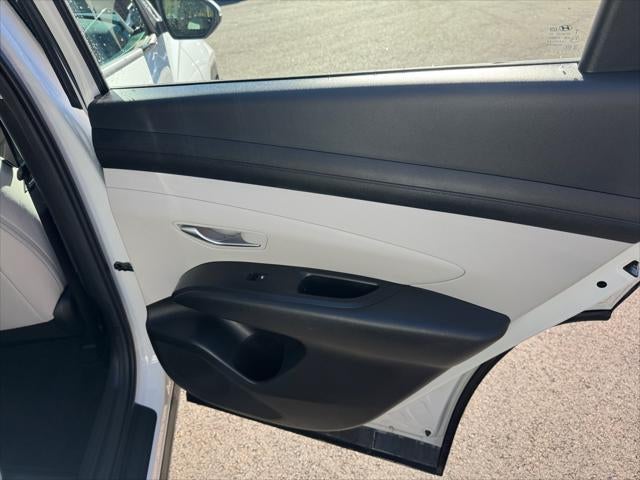 2025 Hyundai TUCSON SE