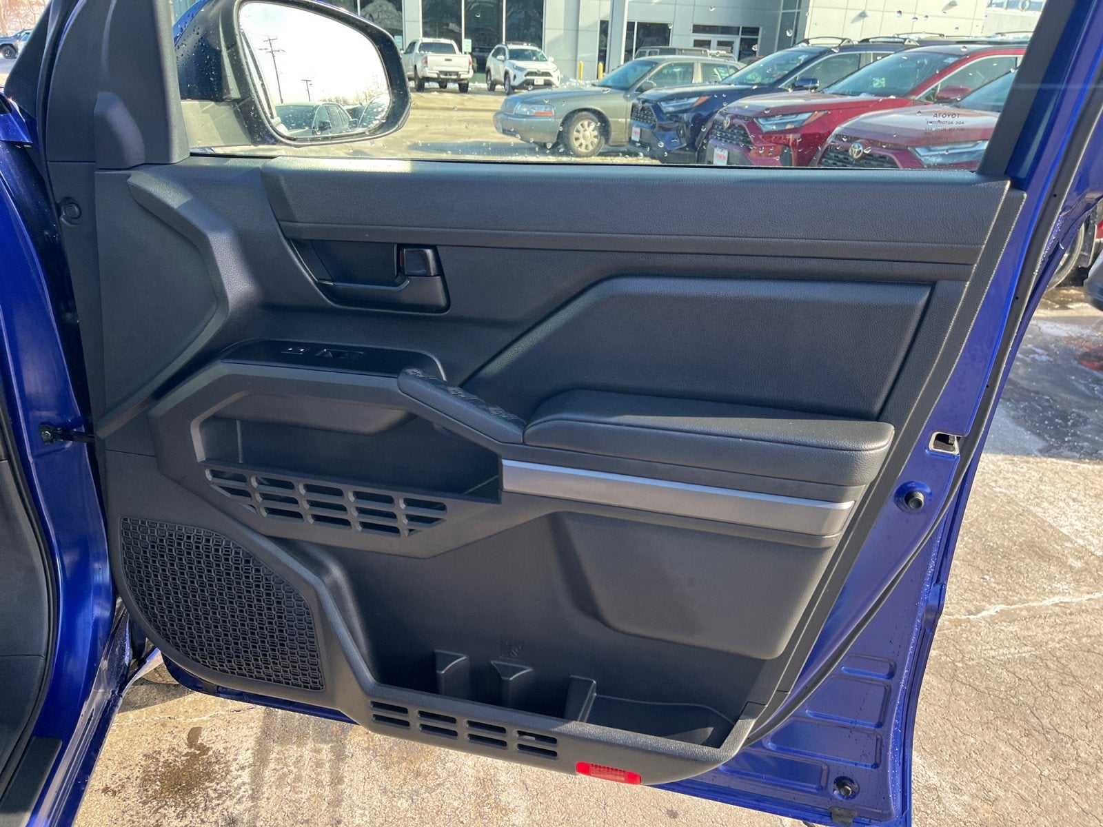 2025 Toyota Tacoma 4WD SR5