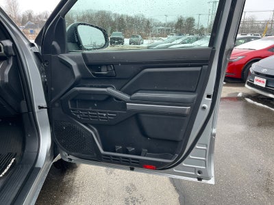 2025 Toyota Tacoma 4WD SR5