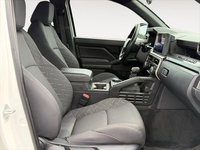 2025 Toyota Tacoma 4WD SR5