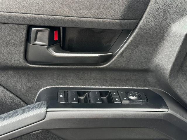 2025 Toyota Tacoma 4WD SR5