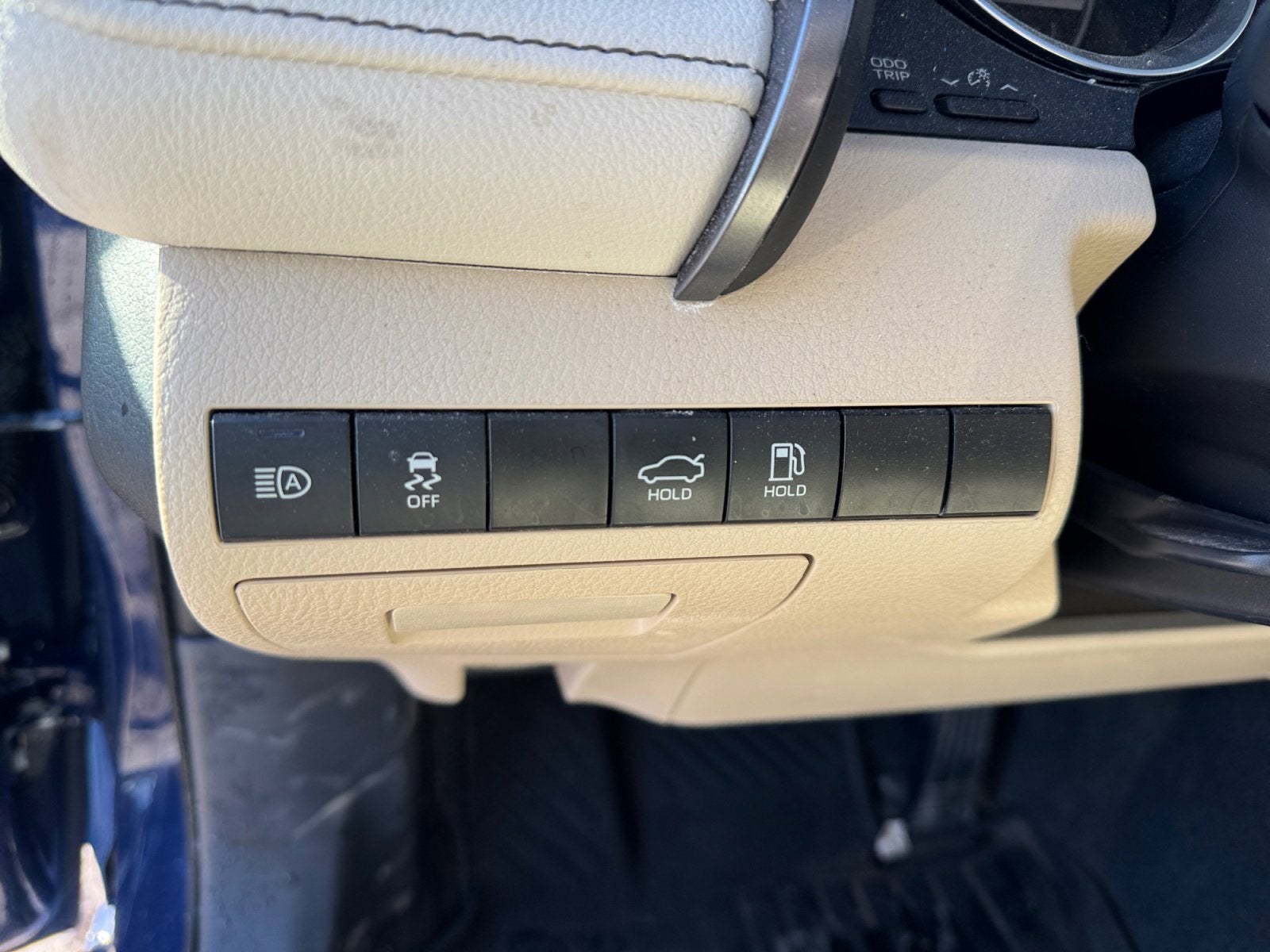 2023 Toyota Camry Hybrid XLE