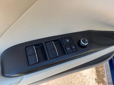 2023 Toyota Camry Hybrid XLE