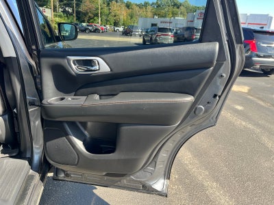 2020 Nissan Pathfinder SV