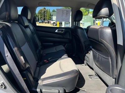 2020 Nissan Pathfinder SV