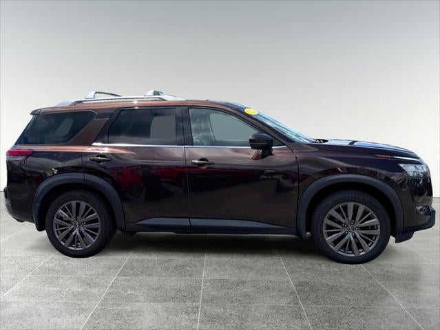 2022 Nissan Pathfinder SL