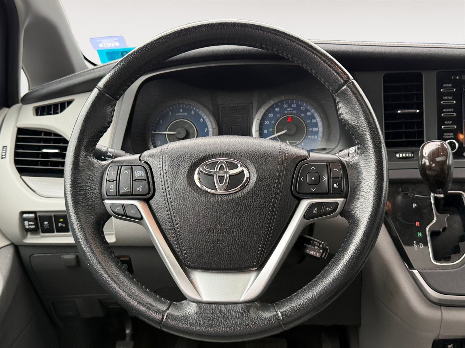 2020 Toyota Sienna XLE