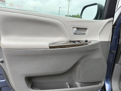 2020 Toyota Sienna XLE