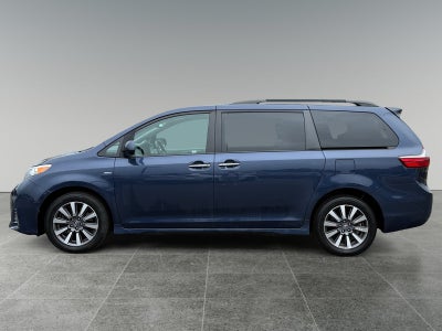 2020 Toyota Sienna XLE