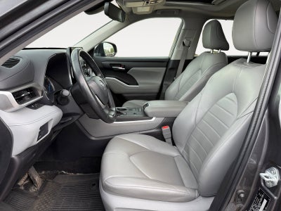 2022 Toyota Highlander Hybrid XLE