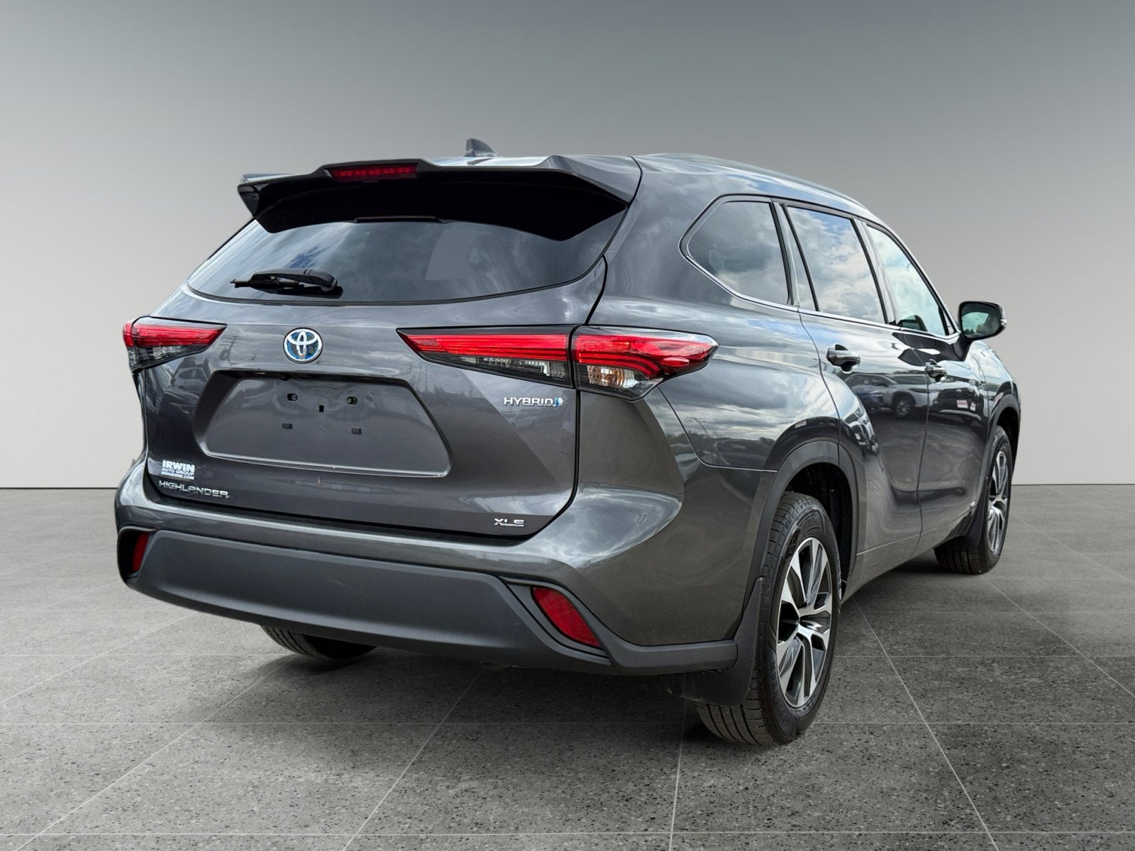 2022 Toyota Highlander Hybrid XLE