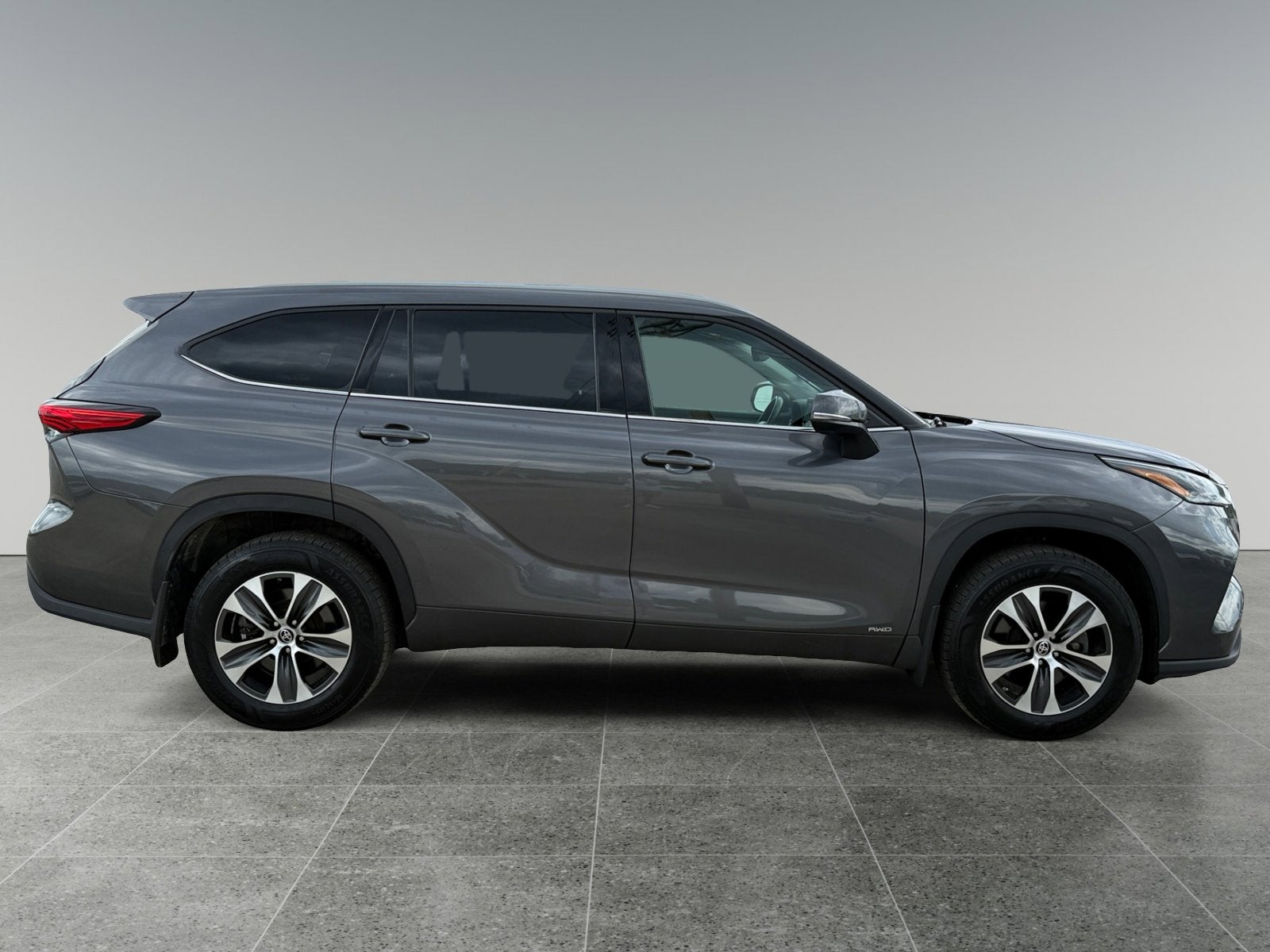 2022 Toyota Highlander Hybrid XLE