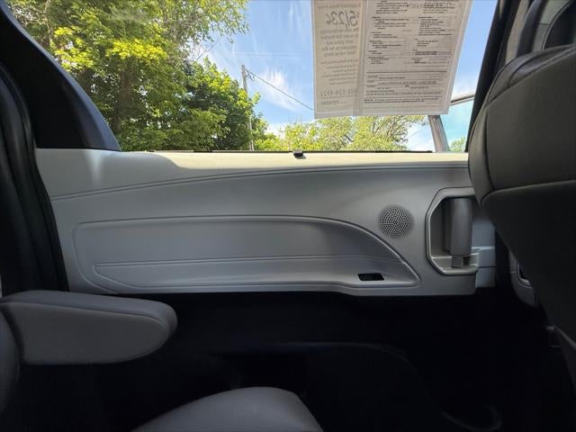 2025 Toyota Sienna XLE