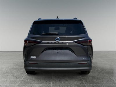 2025 Toyota Sienna XLE