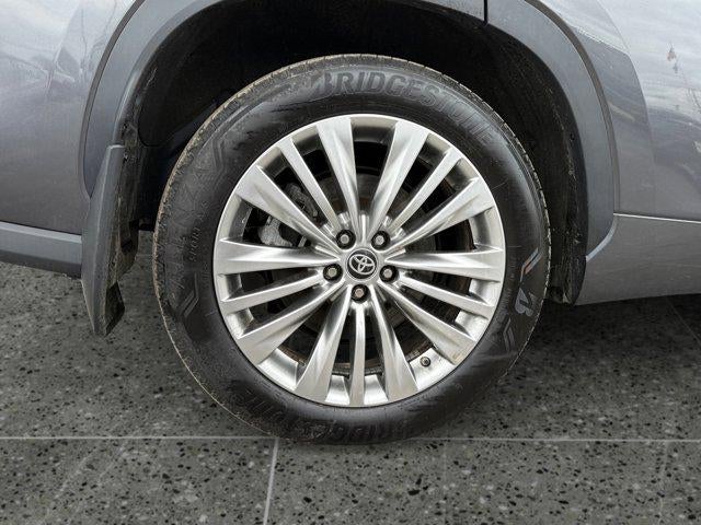 2025 Toyota Highlander Platinum