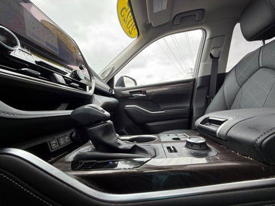 2025 Toyota Highlander Platinum