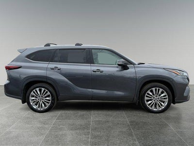 2025 Toyota Highlander Platinum