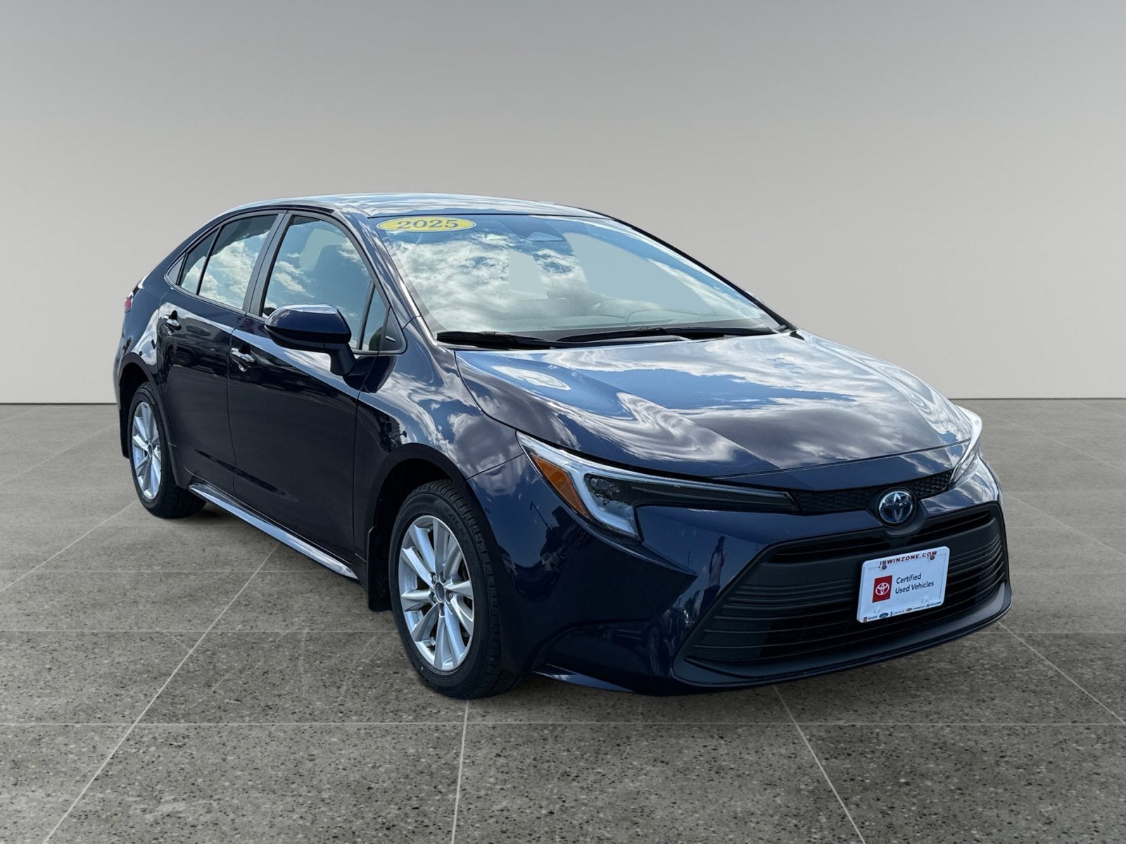 2025 Toyota Corolla Hybrid LE