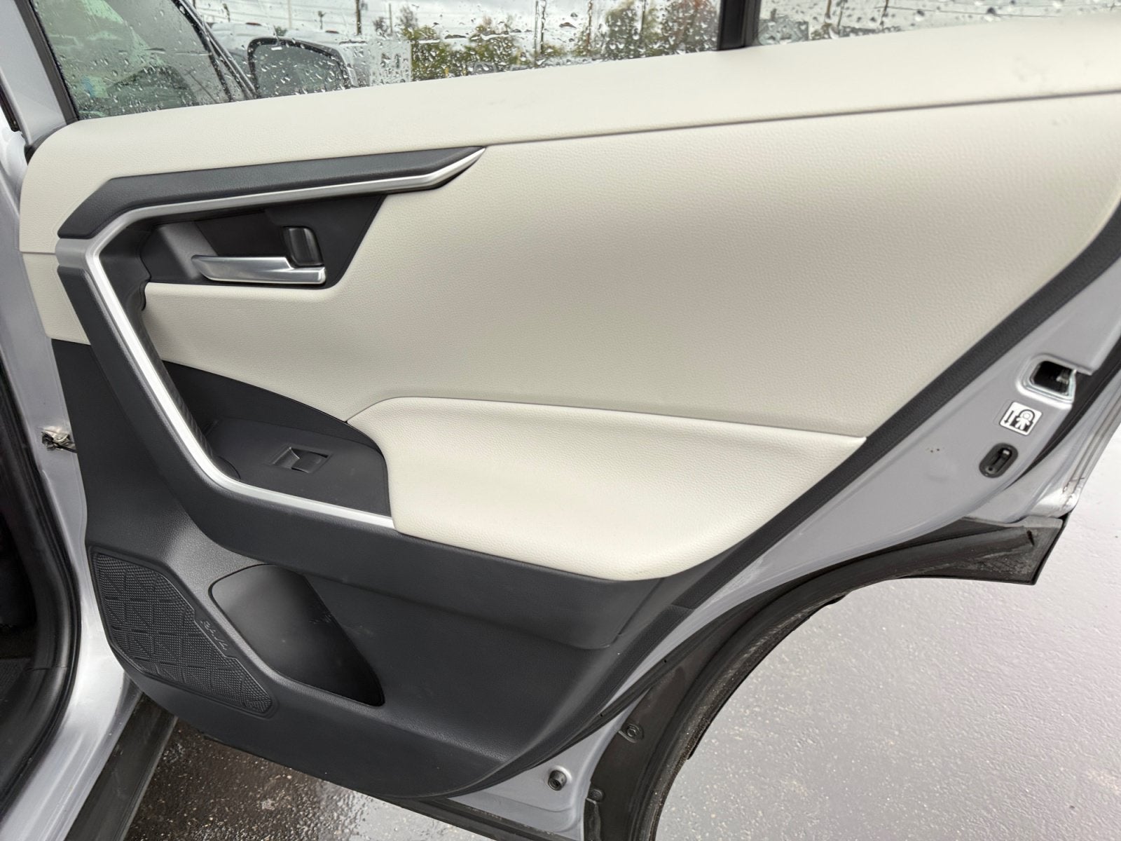 2019 Toyota RAV4 Hybrid XLE