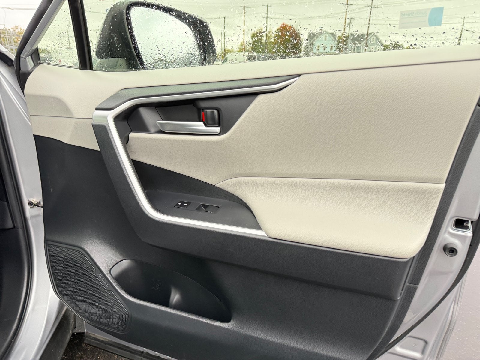 2019 Toyota RAV4 Hybrid XLE