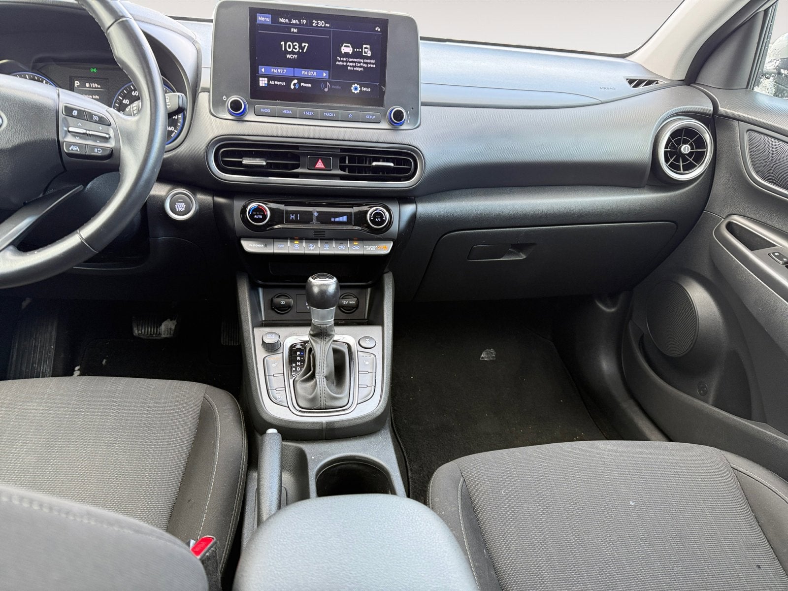 2022 Hyundai KONA SEL