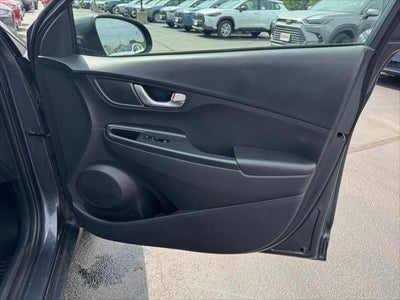 2022 Hyundai KONA SEL