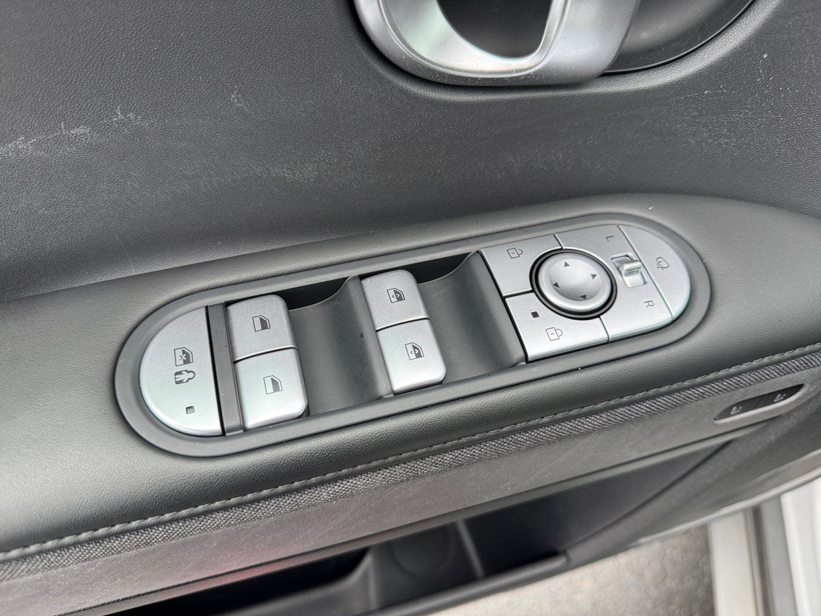 2024 Hyundai IONIQ 5 Limited - Photo 27