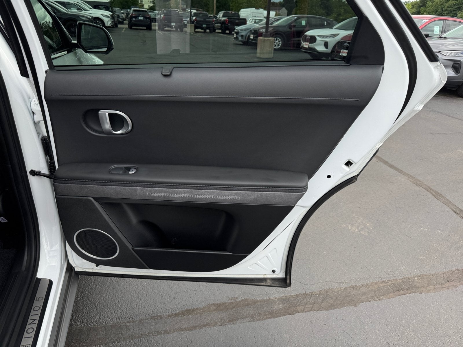 2024 Hyundai IONIQ 5 Limited - Photo 29