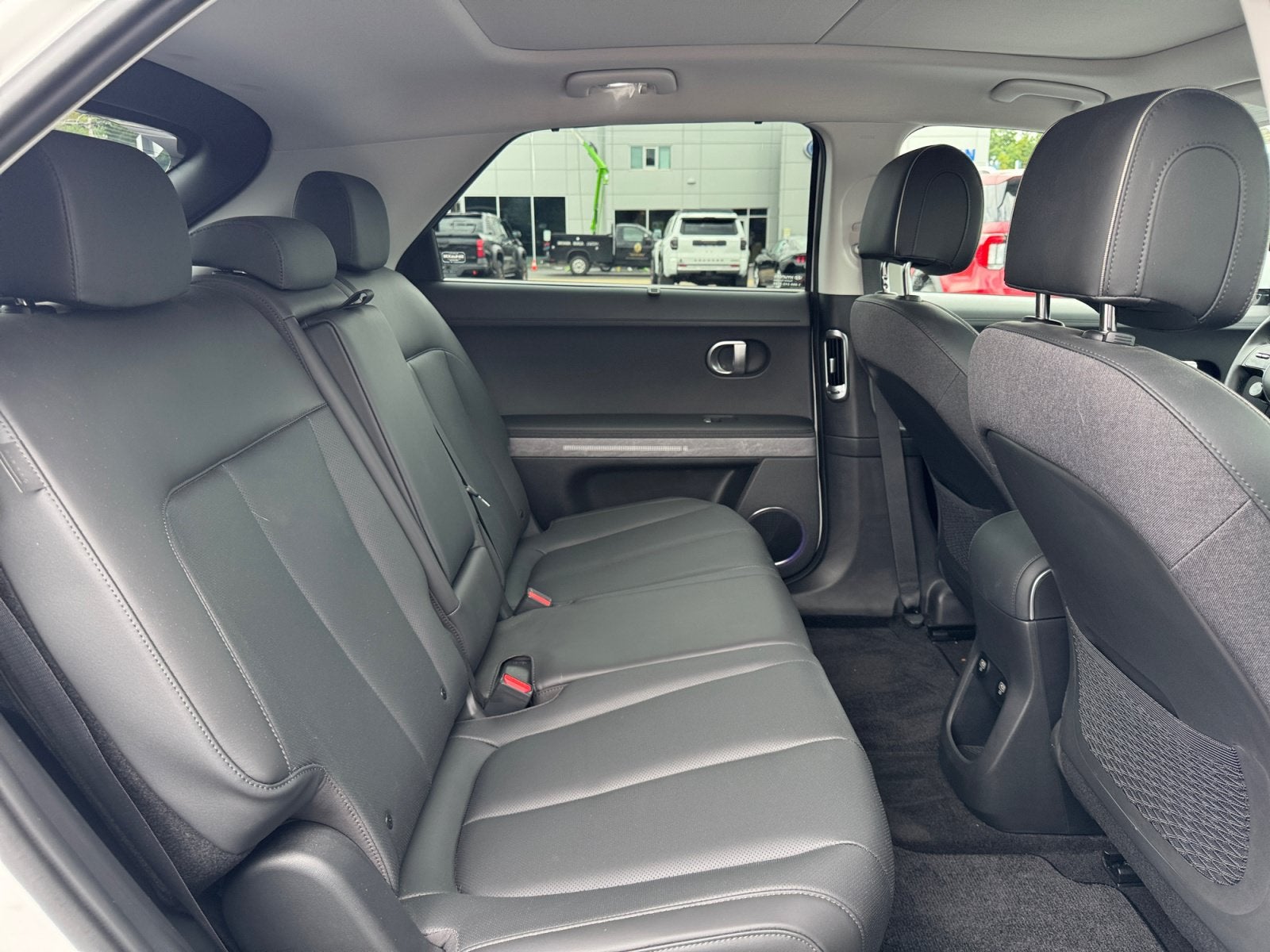2024 Hyundai IONIQ 5 Limited - Photo 30