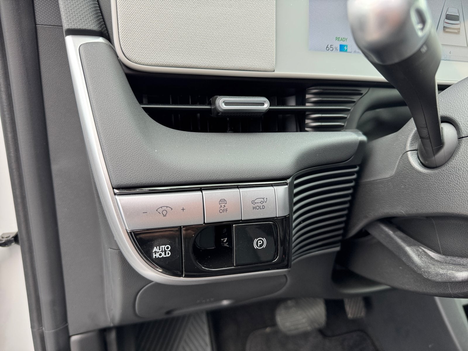 2024 Hyundai IONIQ 5 Limited - Photo 31