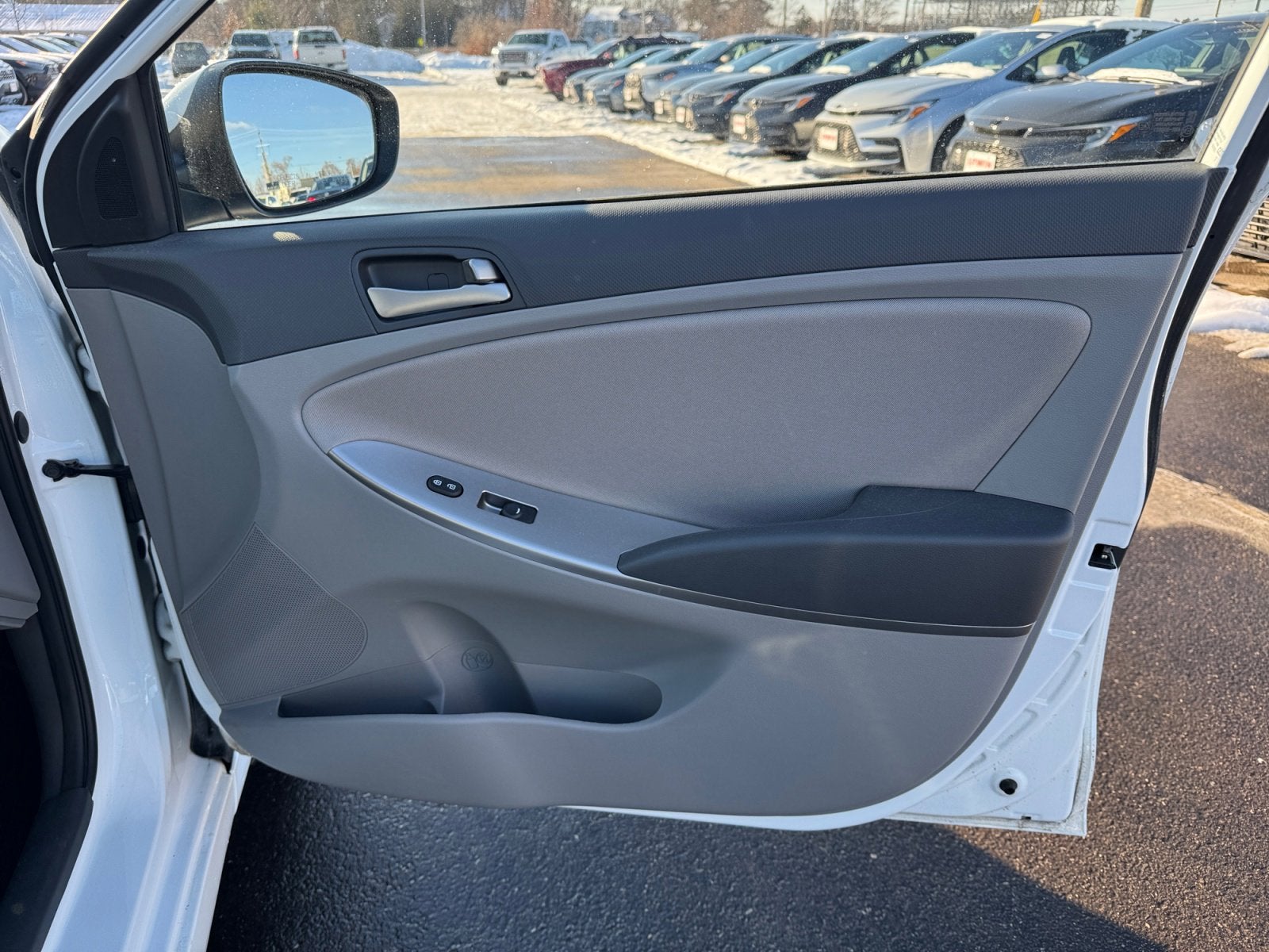 2016 Hyundai ACCENT SE