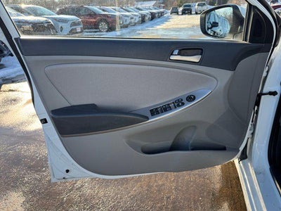 2016 Hyundai ACCENT SE