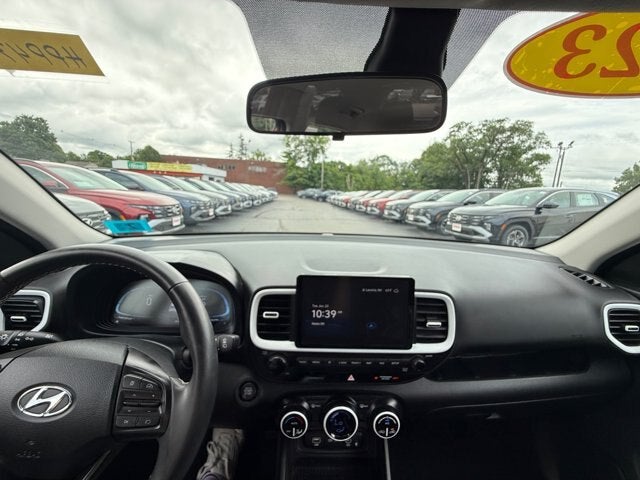 2023 Hyundai VENUE Limited