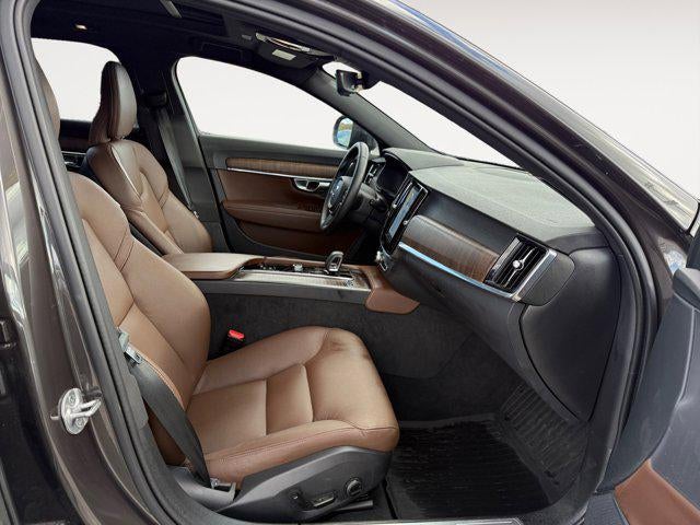 2024 Volvo V90 Cross Country Plus