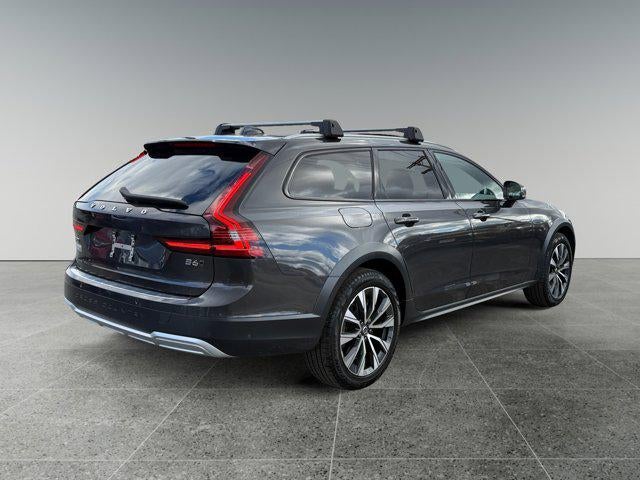 2024 Volvo V90 Cross Country Plus