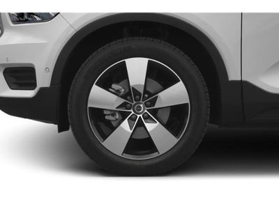 2020 Volvo XC40 Momentum