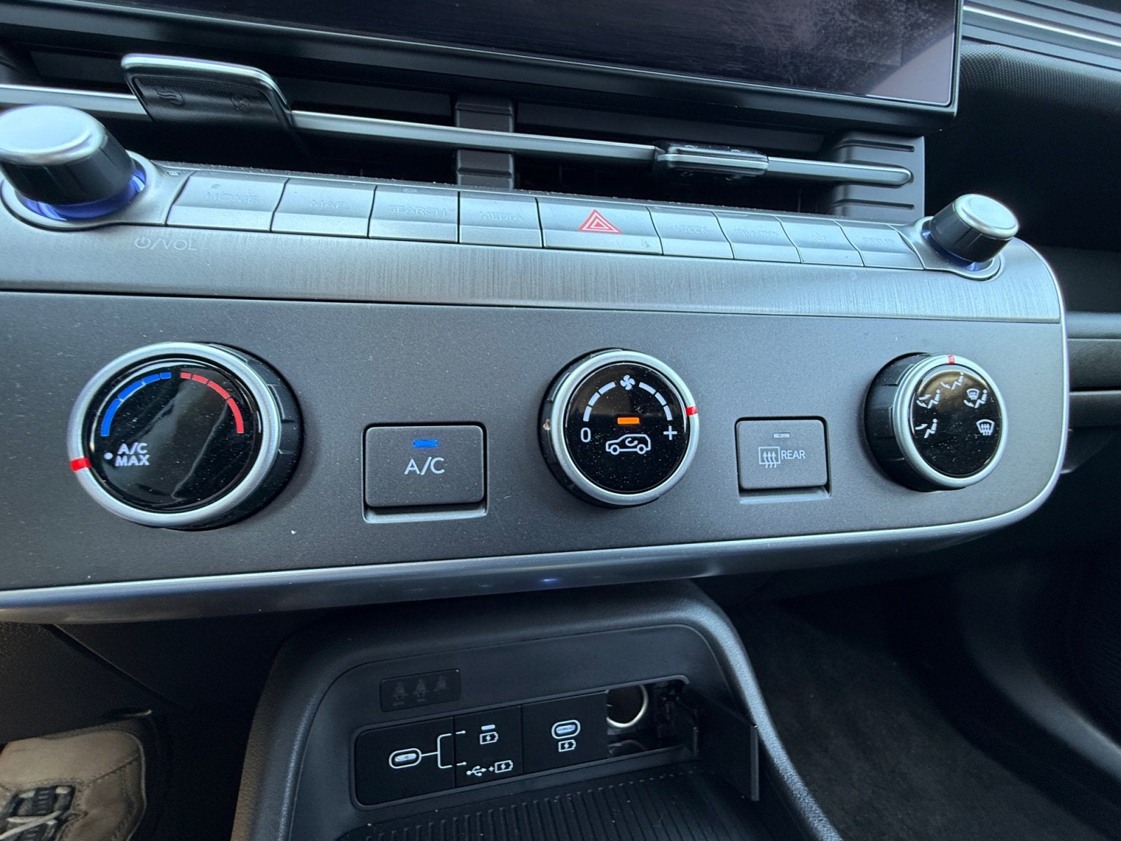 2026 Hyundai KONA SE AWD