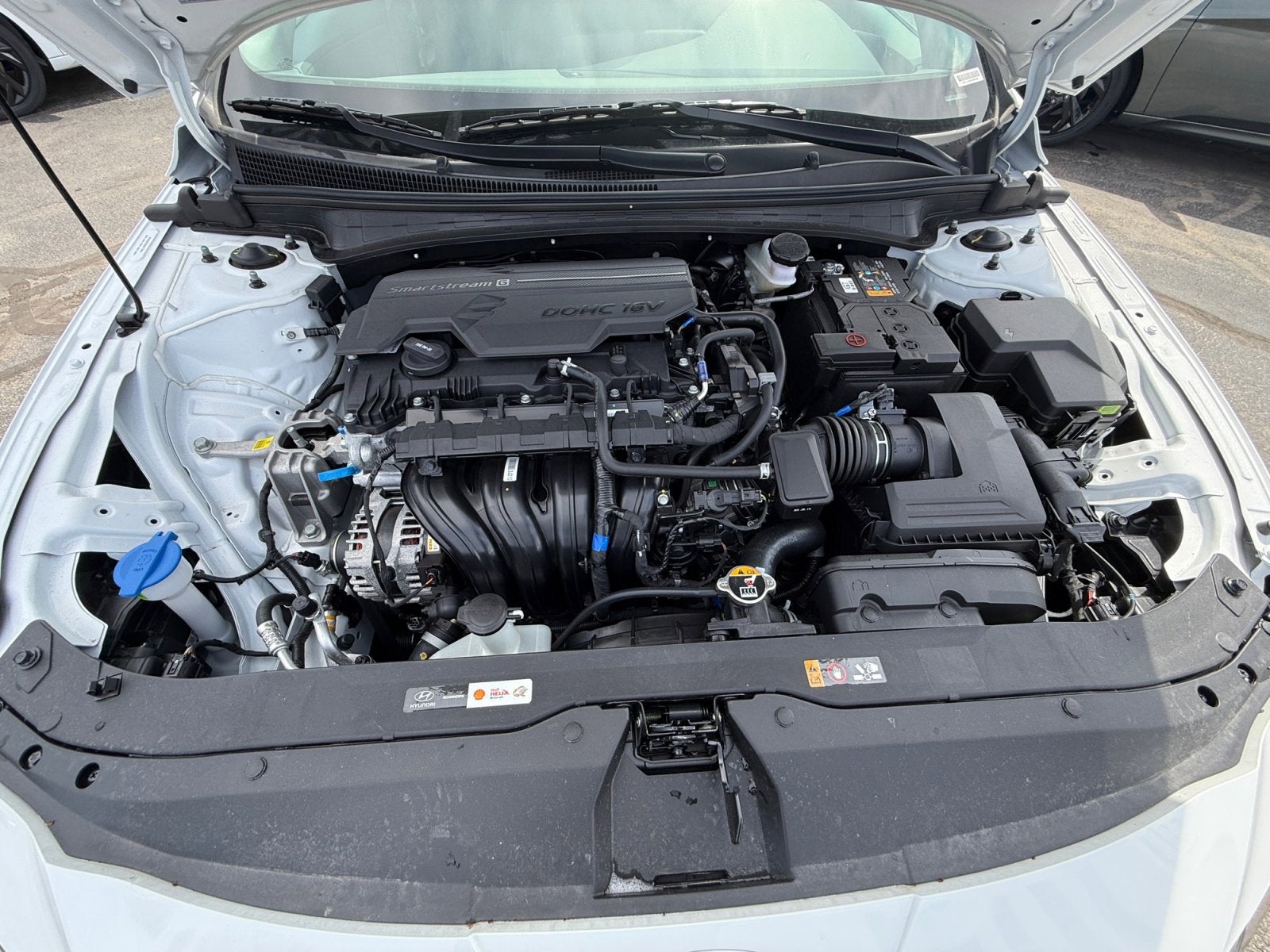 2025 Hyundai ELANTRA SE